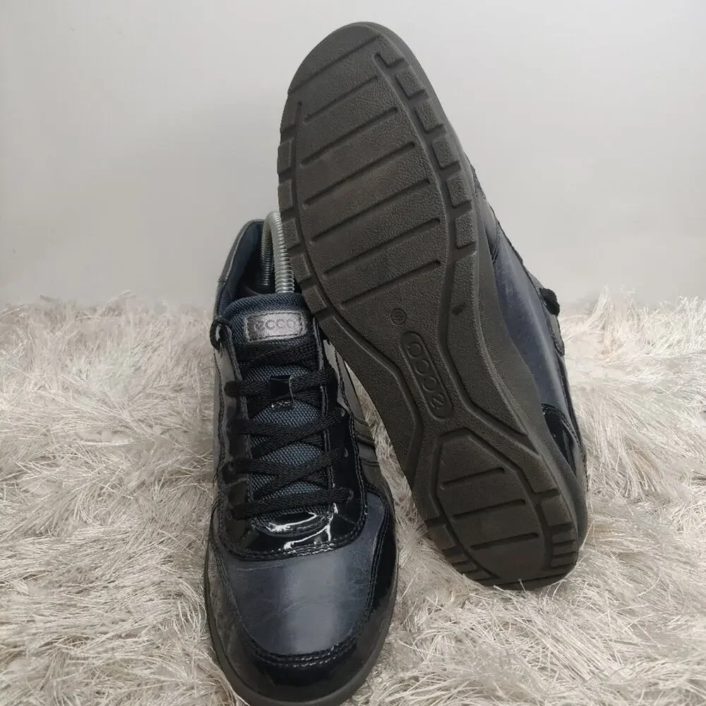 Blue leather Sneakers sz 40 sz 9 by ecco